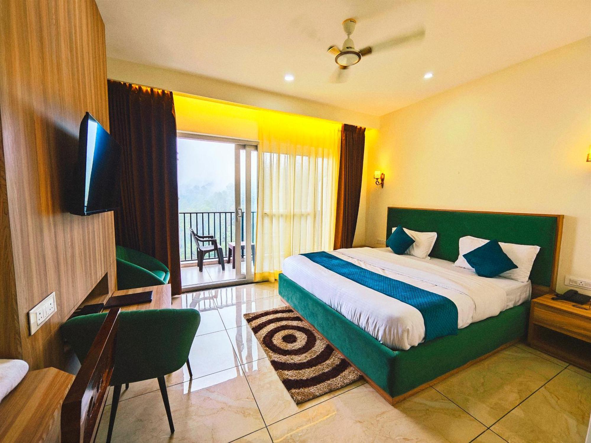 Hotel Pines And Peeks By Tws Hotels Dalhousie Exterior photo